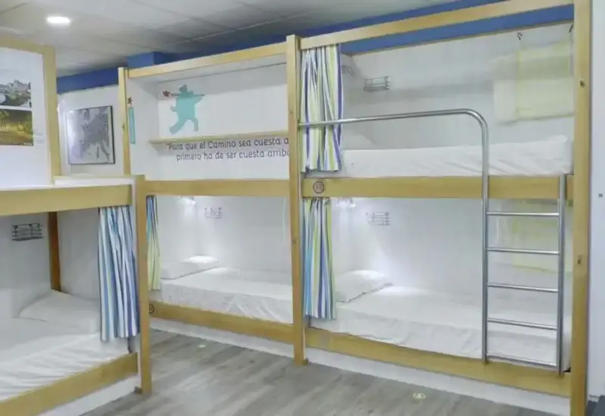 Dormitorio de albergue privado