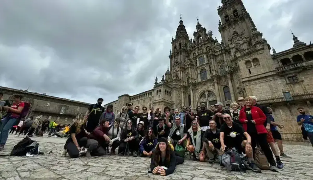 Grupo Organizado de Viajes Camino de Santiago llegando a la Catedral de Santiago