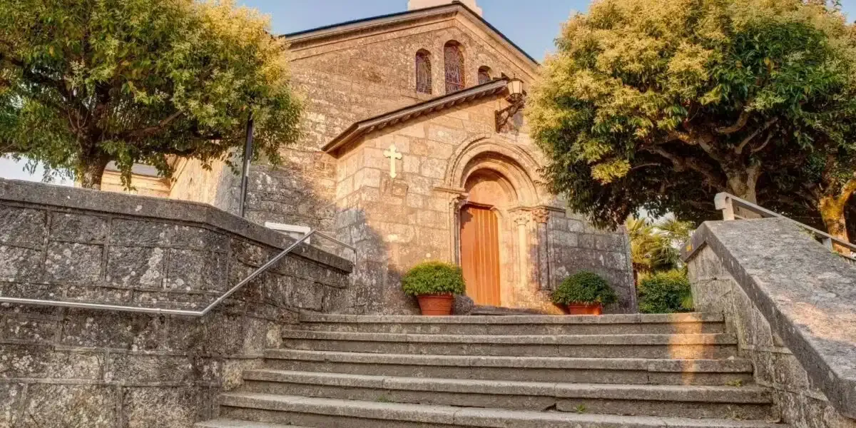 Iglesia de San Tirso de Palas De Rei