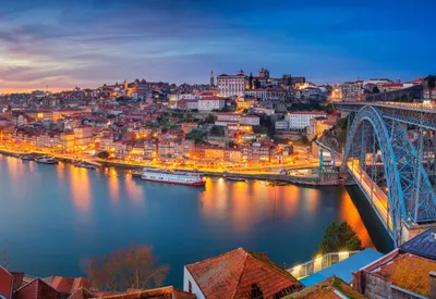 Oporto al anochecer
