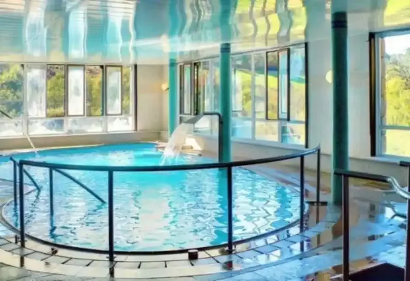 Piscina del Hotel Balneario Río Pambre